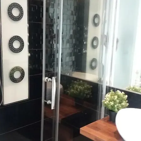 Ajuda - Tram Line Apartamento *